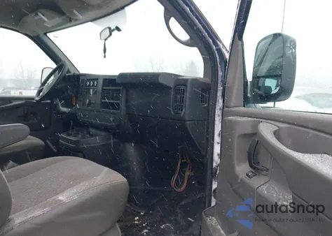 2014 Chevrolet Express 2500 Work Van z USA, uszkodzony, nr VIN 1GCWGFCA3E1121295